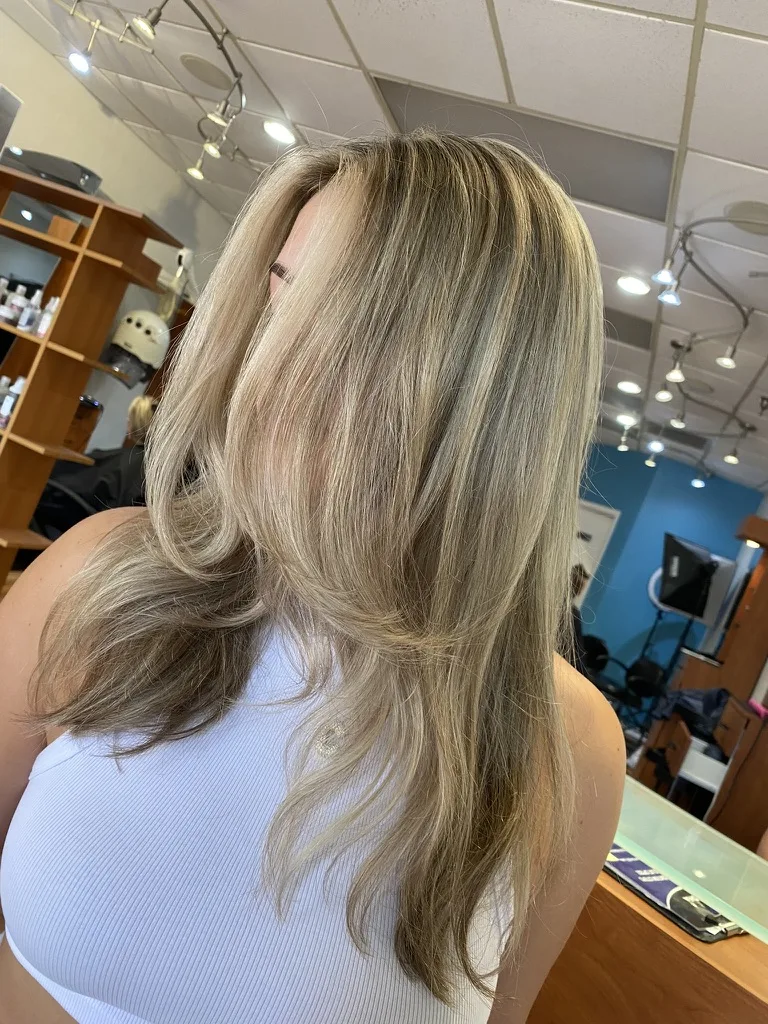 Buttery blonde highlights in soft waves